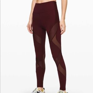 Lululemon Wunder Under High Rise Tight (28”). Mesh Garnet.